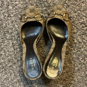 Gucci Heels Sandals With Monochrome prints